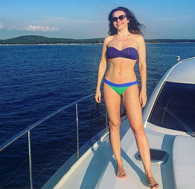 40-летняя Екатерина Гусева порадовала поклонников фото в бикини