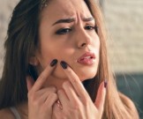 Почему нельзя давить прыщи Почему нельзя давить прыщи