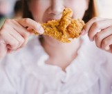 Жирная диета после 20 угрожает здоровью до конца жизни Жирная диета после 20 угрожает здоровью до конца жизни