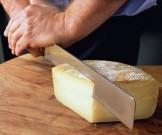 8 полезных свойств сыра