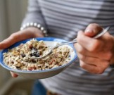 Постоянный отказ от завтрака повышает риск болезней сердца на 87% Постоянный отказ от завтрака повышает риск болезней сердца на 87%