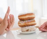 Названы опасные для женской внешности продукты