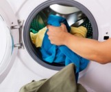 Эксперты советуют стирать белье в холодной воде