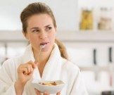Ученые выяснили, каким женщинам можно есть перед сном Ученые выяснили, каким женщинам можно есть перед сном
