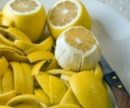Как лечить боль в суставах при помощи лимонной цедры
