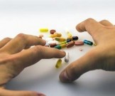 «Маскируют коронавирус»: чем опасны лекарства, которые кинулись покупать украинцы «Маскируют коронавирус»: чем опасны лекарства, которые кинулись покупать украинцы