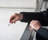 Можно ли заразиться коронавирусом, если выходить курить на балкон Можно ли заразиться коронавирусом, если выходить курить на балкон